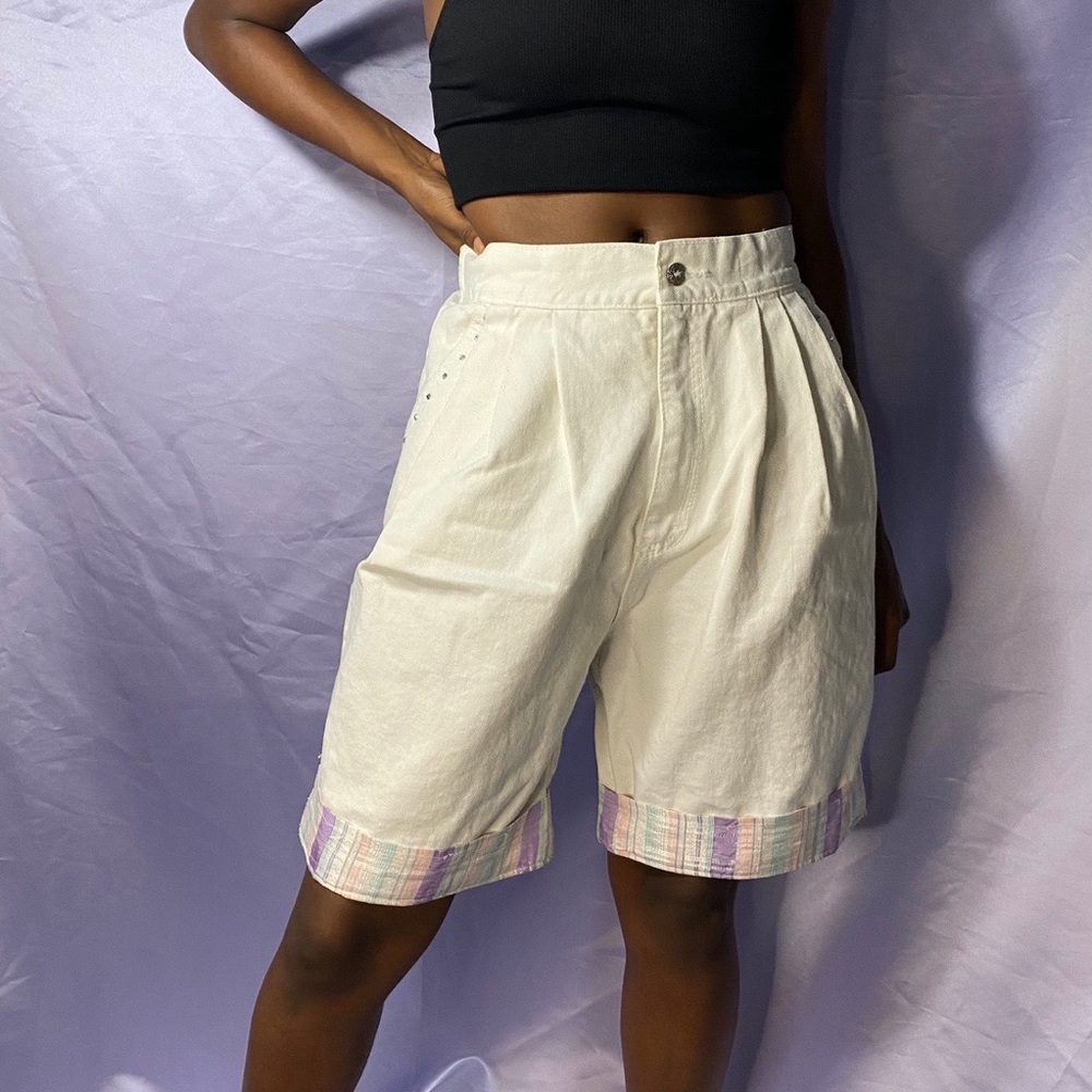 Vtg 90s high waisted Fantasy shorts size large